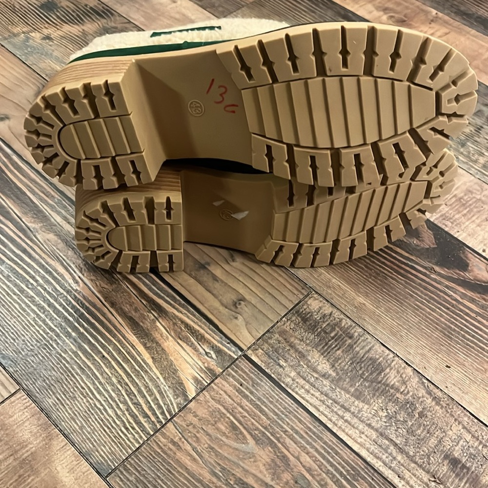 Green furry shoe/boots size 43 - Picture 3 of 5